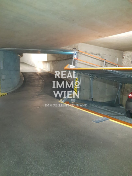 Immobilie - 1030, Wien - **Stapelgaragenplatz im 3. Bezirk** **SOFORT VERFÜGBAR**