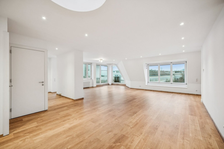 Wohnung - 1040, Wien - Einzigartige Dachgeschosswohnung mit Terrasse in begehrter Innenstadtlage