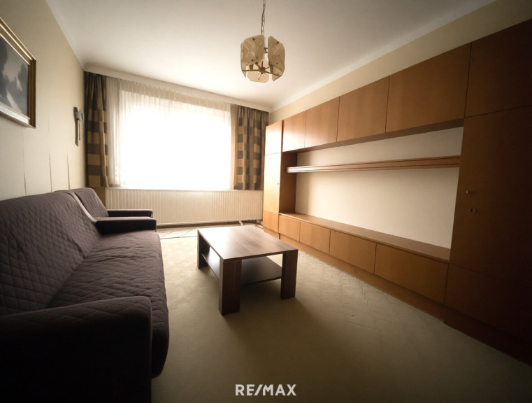 Wohnung - 1100, Wien - Sanierungsbedürftige Wohnung im 4. Liftstock in U1- und Hauptbahnhof-Nähe