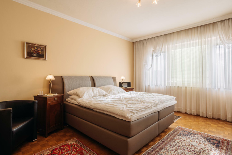 Haus - 8430, Kaindorf - 8430: Grosses Familienhaus mit 9 Zimmern mit gepflegtem Garten zentral in Leibnitz / Südsteiermark