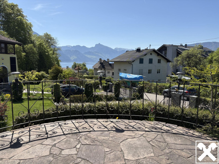 Haus - 4813, Altmünster am Traunsee - Toller See- u. Gebirgsblick - älteres Einfamilienhaus in zentraler Lage