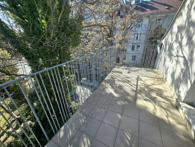 Wohnung - 8010, Graz,03.Bez.:Geidorf - Sonnige Dreizimmerwohnung mit Balkon im Dachgeschoss!