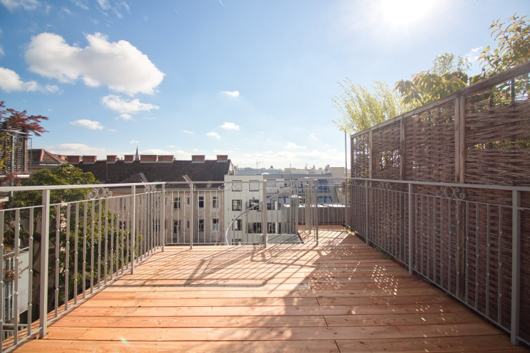 Wohnung - 1140, Wien - ERSTBEZUG | in 2005 ausgebautem DG | Terrasse auf Wohnebene und Dachterrasse mit Blick auf Gloriette | Klimaanlage