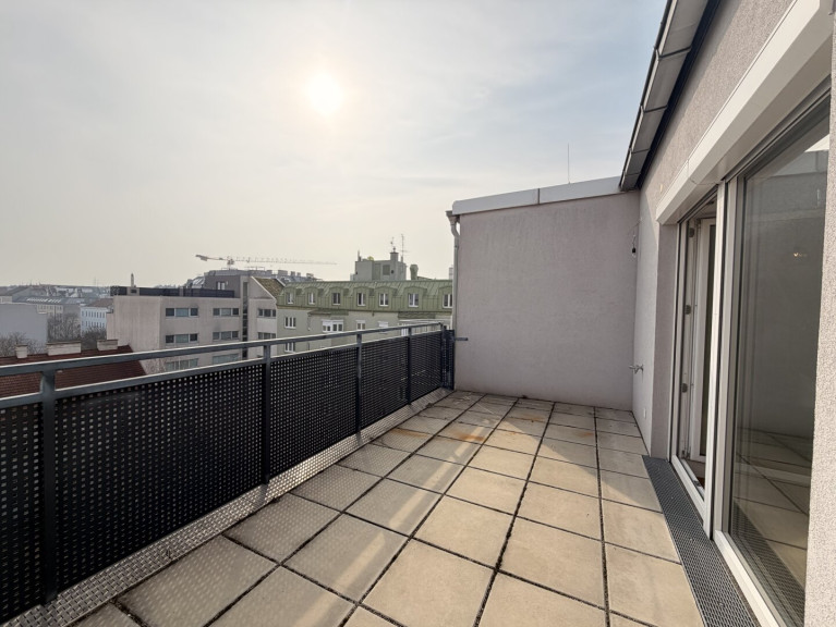 Wohnung - 1100, Wien - Alxingergasse - 2 Zimmer DG mit 14,33m2 großer Terrasse