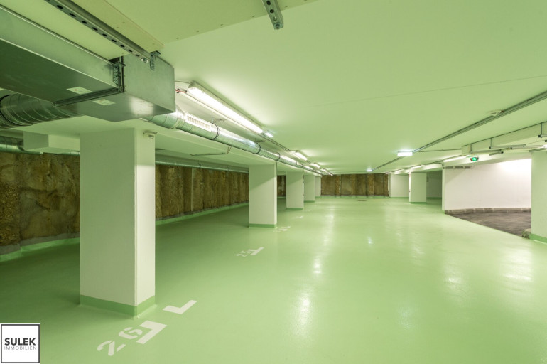 Immobilie - 1070, Wien - Tiefgaragenstellplatz in der Kaiserstraße 82 ab sofort verfügbar!