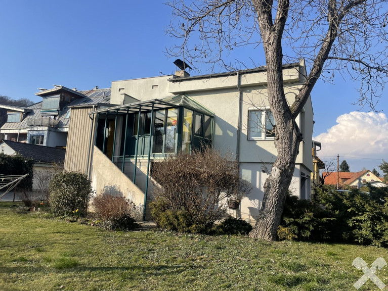 Haus - 8054, Graz - Bemerkenswertes Wohnhaus mit kompakter Größe in Graz-Straßgang