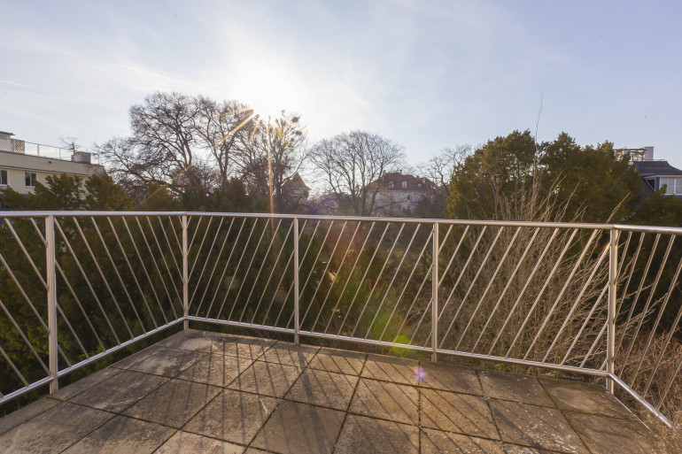 Wohnung - 1190, Wien - Geweygasse - 3 Zimmer DG mit 2 Balkonen und parkähnlichem Gemeinschaftsgarten