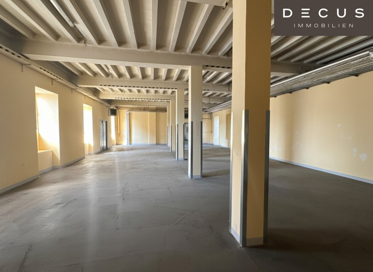 Halle / Lager / Produktion - 1110, Wien - | Büro- und Lagerkombination in Top-Lage nahe Flughafen Wien | ca. 285 m² Lager/Halle zzgl. ca. 162 m² Büroflächen