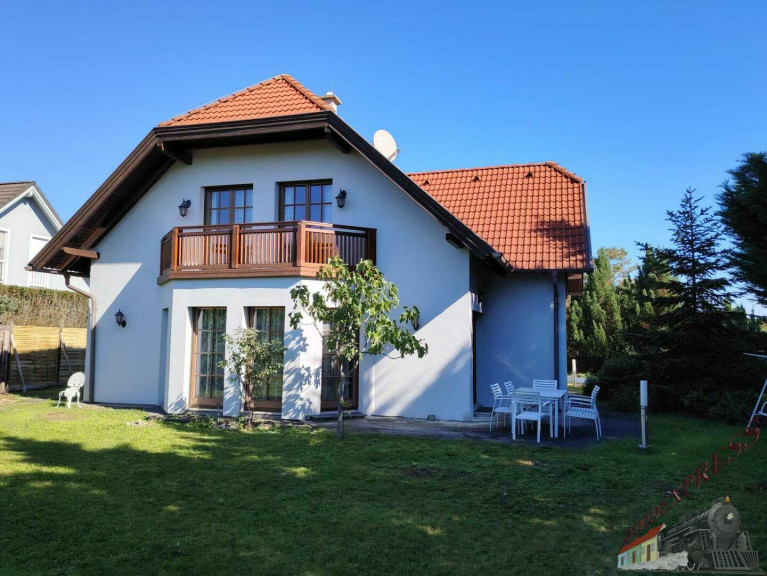 Haus - 2525, Schönau an der Triesting - Großzügig gebautes Einfamilienhaus (Baumeisterhaus) auf 950m² Grund - nur 25min nach Wien!