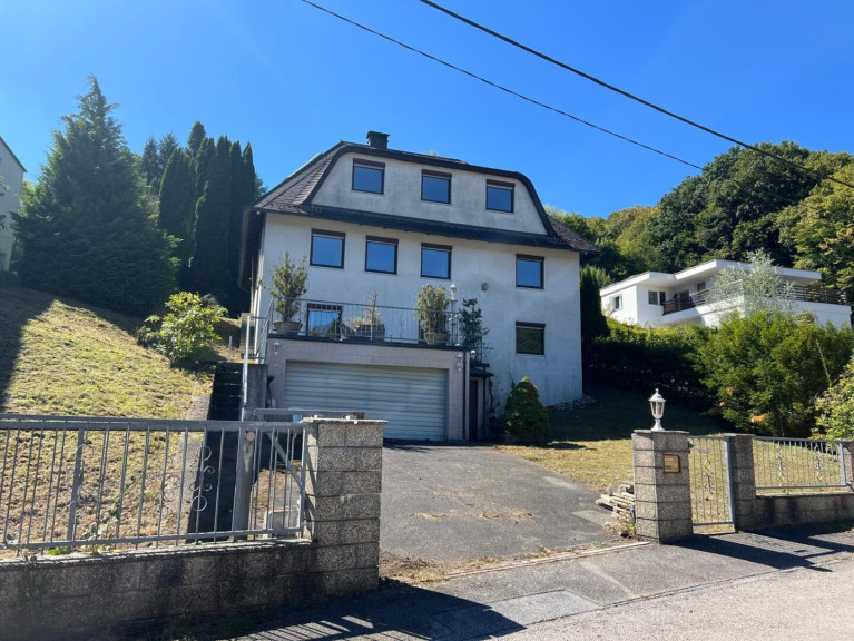 Haus - 3011, Purkersdorf - TOPLAGE in Purkersdorf! Einfamilienhaus mit 708 m2 Garten sowie 287 m2 Nutzfläche am Sagberg!