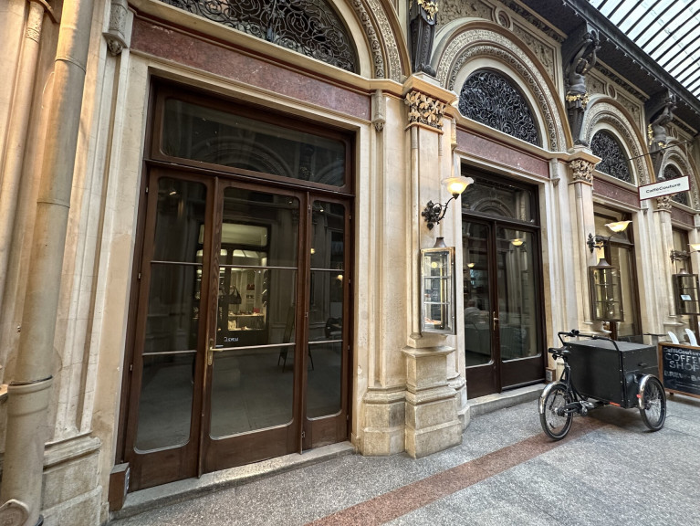 Einzelhandel - 1010, Wien - Kleine Gastro-Light Fläche in der historischen Ferstel Passage