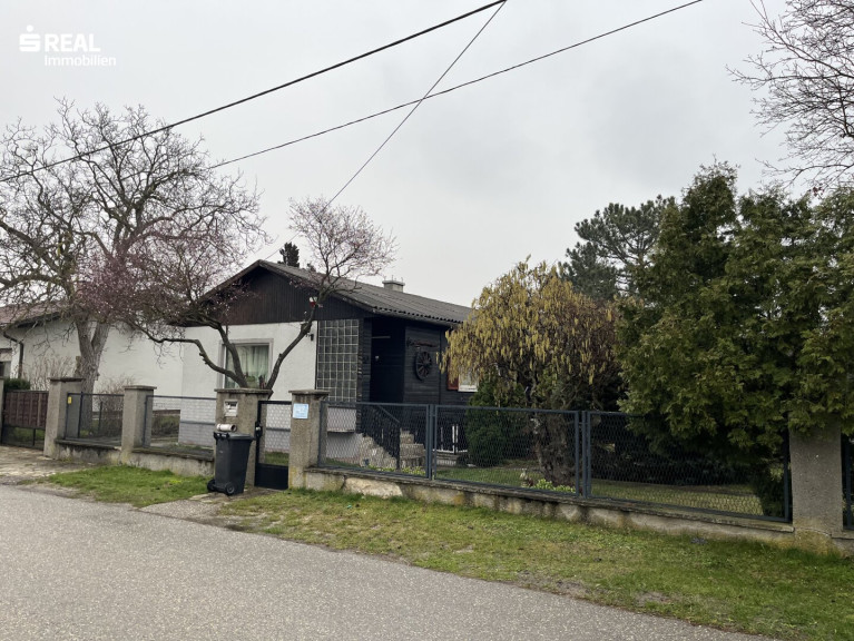 Grundstück - 1220, Wien - s REAL - Grundstück in sehr guter Lage mit Bungalow steht zum Verkauf