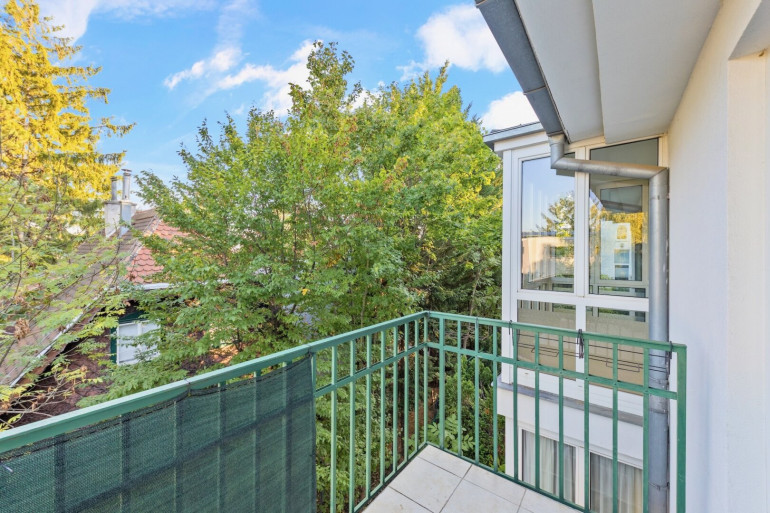 Wohnung - 1180, Wien - Ruheoase im Grünen: Helle, geräumige 2-3 - Zimmer-Wohnung mit Balkon, Lift und Garage