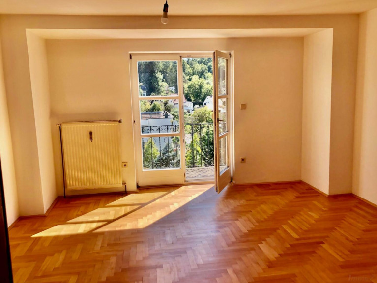 Wohnung - 8044, Graz - ab 1.6.2026 - Villen-Hausetage bestehend aus 4 Zimmer, Balkon, Küche, Bad - und Parkplatz - 2. OG ohne Lift
