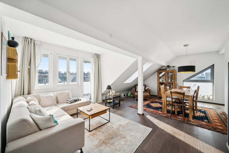 Wohnung - 1150, Wien - Exklusive Dachgeschoss-Maisonette mit großer Dachterrasse und Schönbrunn-Blick