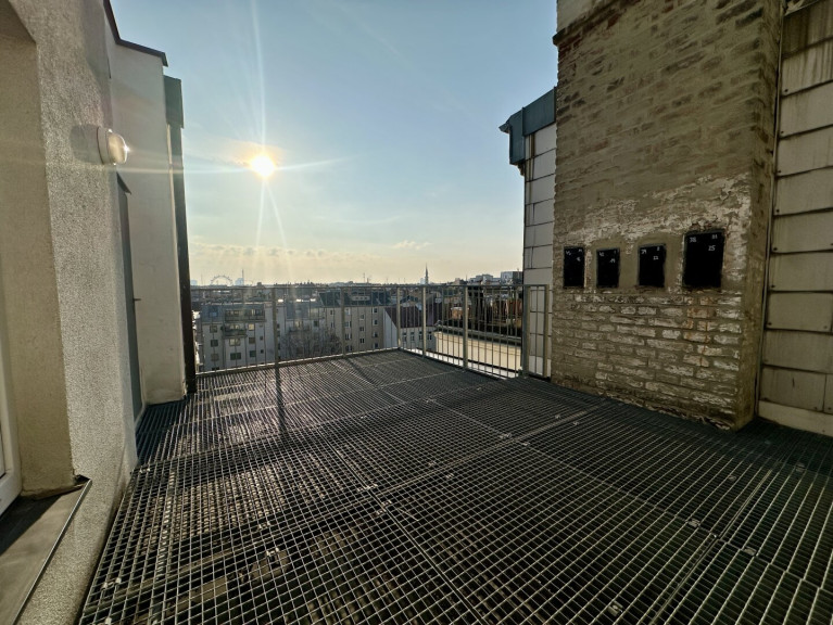 Wohnung - 1020, Wien - Dachgeschoßwohnung, 2,5 Zimmer mit Terrasse Nähe Augarten