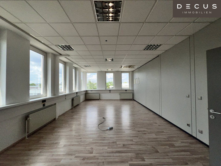 Büro / Praxis - 1230, Wien - Büroflächen inkl. großer Anzahl von verfügbaren Stellplätzen