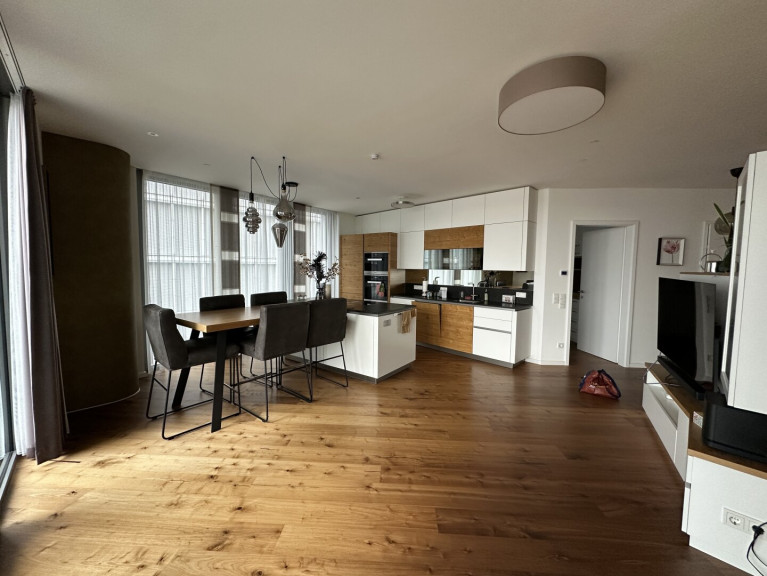 Wohnung - 1100, Wien - Moderne 3 Zimmer mit Balkon (teilmöbliert) und vielen Extras im Haus!