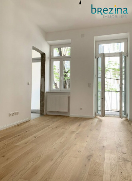 Wohnung - 1150, Wien - Renovierter Altbau-Charme mit hofseitiger Loggia