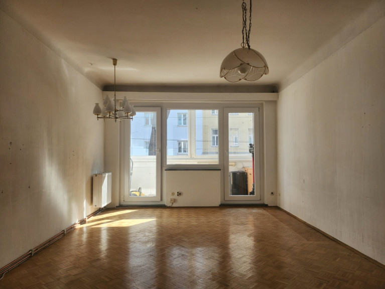 Wohnung - 1100, Wien - Loggiawohnung Nähe Quellenstraße - Wärmedämmung, geringe Haus - BK