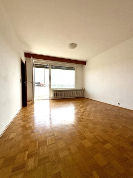 Wohnung - 8010, Graz - Universitätsnähe, 2 Zimmer-Wohnung, teilmöbliert - oberste Etage