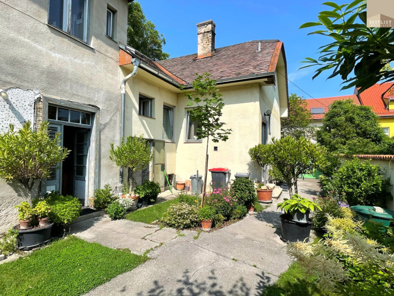 Haus - 2500, Baden - Sanierungsobjekt mit Traumgarten