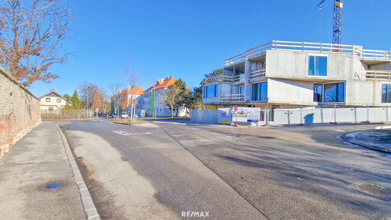 Haus - 2320, Schwechat - Exklusive Twin-Villen mit hochwertiger Ausstattung und Weitblick ins Grüne