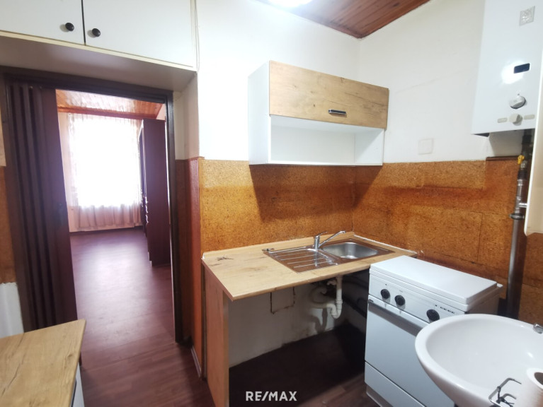 Wohnung - 1170, Wien - Praktisch für Singles. 1 Zimmer, renovieren / sanieren. Auch Sofortbezug.