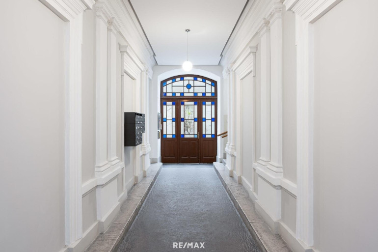 Wohnung - 1080, Wien - Altbaufläche zum selber gestalten beim Bennoplatz.