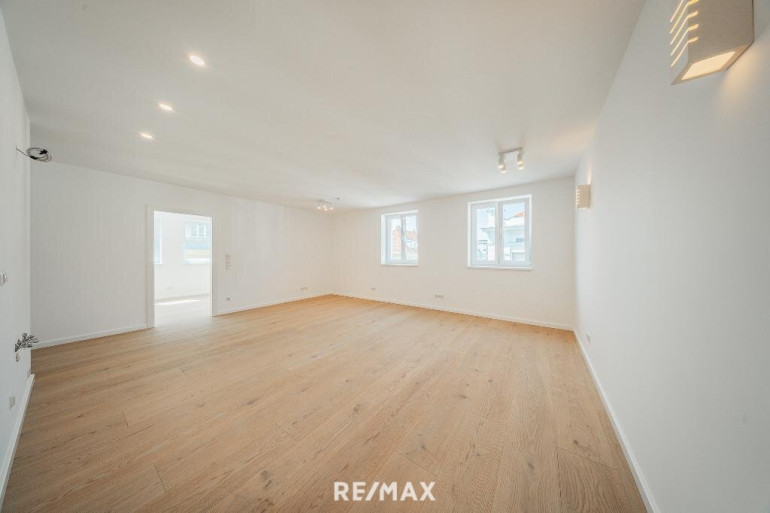 Wohnung - 1220, Wien - Sonniger 2-Zimmer-Erstbezug in revitalisierter Altbauliegenschaft nahe Kagraner Platz