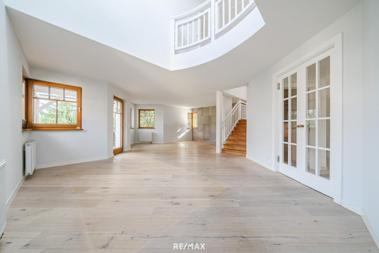 Haus - 2500, Baden - EIN HAUS MIT CHARAKTER! Einzigartiges Einfamilienhaus mit traumhaftem Garten, Garage, Sauna...!