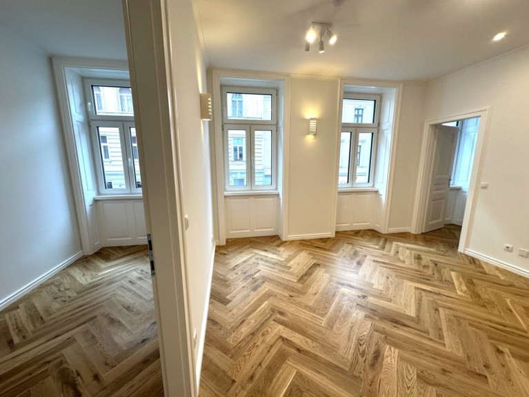 Wohnung - 1050, Wien - Altbauklassiker mit Flair: 3-Zimmer-Wohnung mit viel Raum | VIEVIENNE