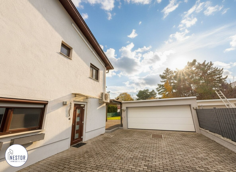 Haus - 1220, Wien,Donaustadt - Neuer Preis! U-Bahn-Nähe | Traumhaftes Zweifamilienhaus mit 2 separaten Eingängen, mit Pool, Garten & Garage – Wohnen mit Stil