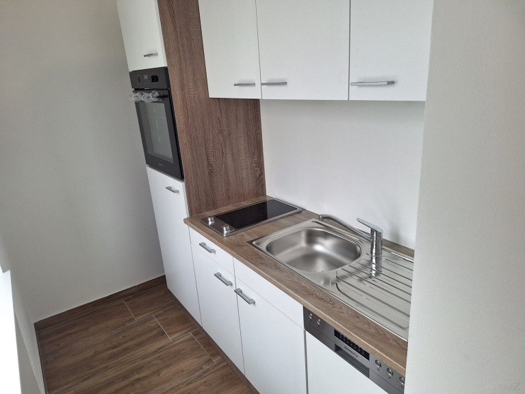 Wohnung - 8020, Graz - Sanierte Kleinwohnung- in zentraller Stadtlage 1.OG, inkl. neuem Küchenblock