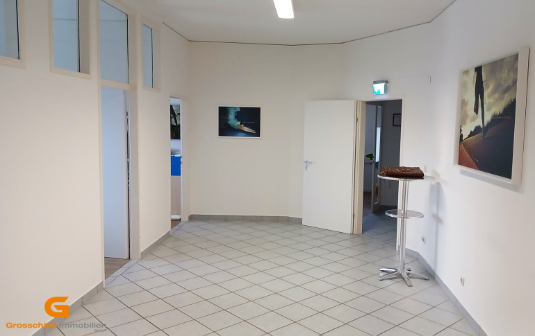 Büro / Praxis - 5071, Wals-Siezenheim - Gewerbeobjekt: Büroflächen mit Lager in Wals-Siezenheim mieten