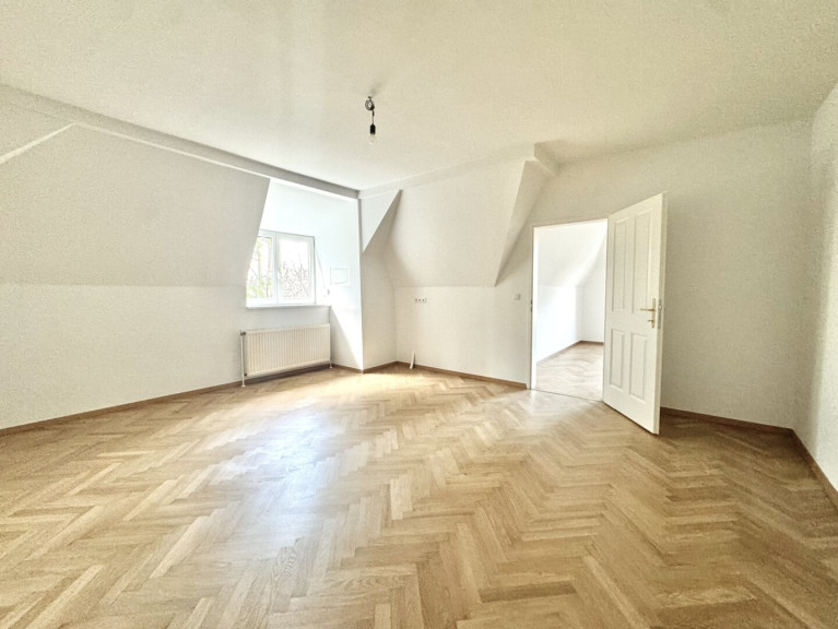 Wohnung - 1130, Wien,Hietzing - Naturnah wohnen nahe Lainzer Tiergarten – sanierte Dachgeschosswohnung