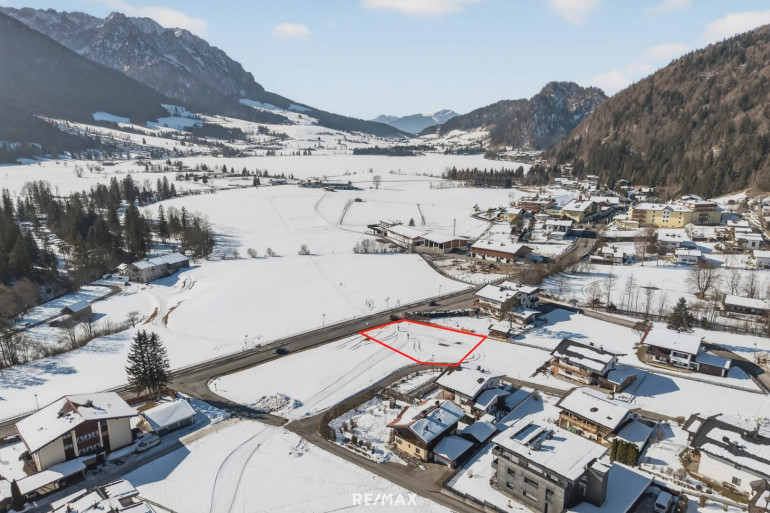 Grundstück - 6345, Kössen - Sonniges Baugrundstück mit Bebauungsstudie für 6 Wohneinheiten in attraktiver Lage von Kössen