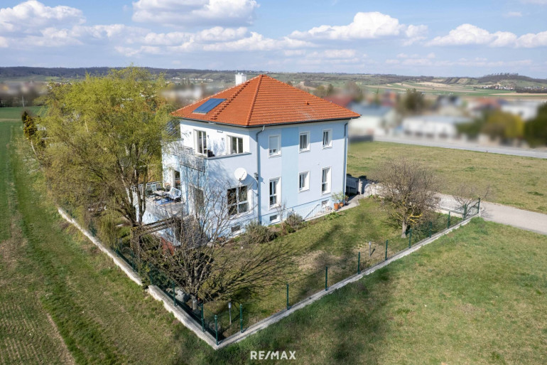 Haus - 2202, Enzersfeld im Weinviertel - Elegantes Einfamilienhaus mit vielen luxuriösen Extras in Enzersfeld