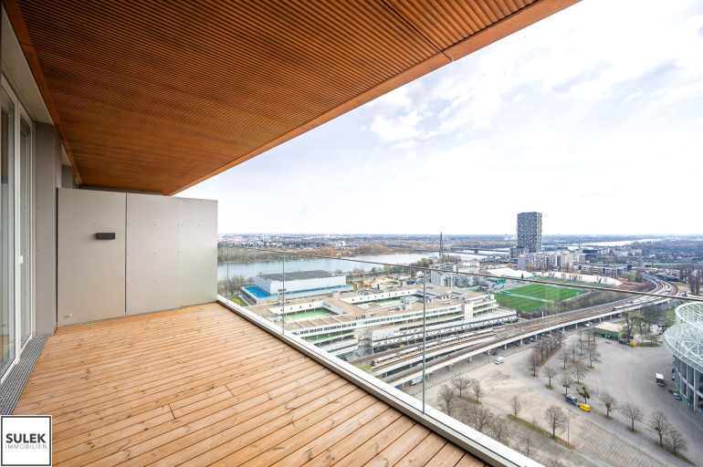 Wohnung - 1020, Wien - Hoch hinaus! Wohnen mit Fernblick über Wien | 3 Zimmer Erstbezug mit Balkon | Pool, Fitness & Spa