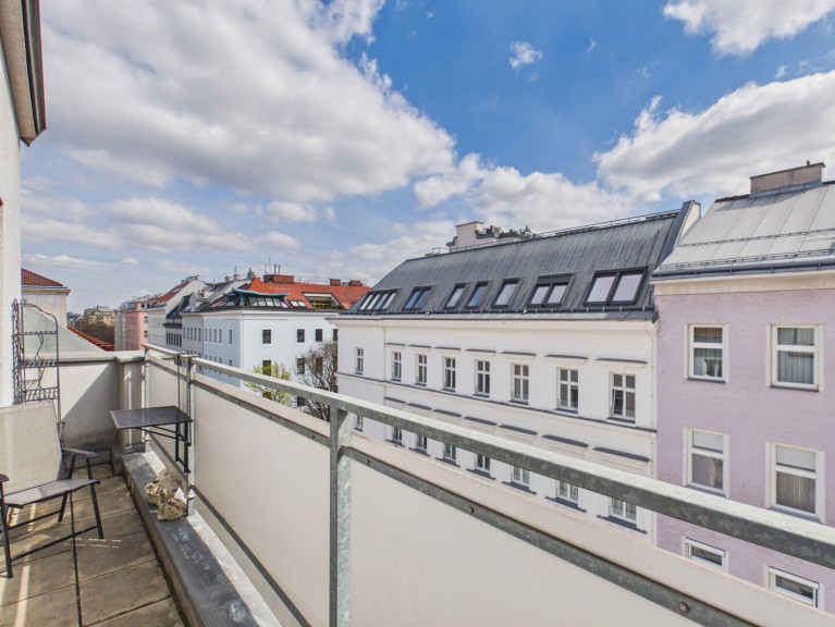Wohnung - 1120, Wien,Meidling - Sonnige 3-Zimmer-DG-Wohnung ohne Schrägen mit Südbalkon in 1120 Wien – nur €289.000!
