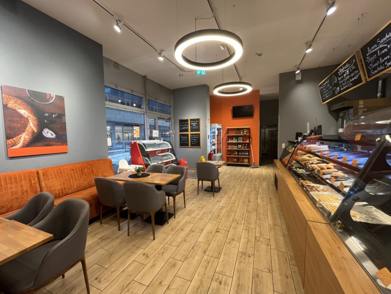 Gastgewerbe - 1200, Wien - Umsatzstarkes Gastronomiebetrieb - ob Übernehmen oder neues Konzept schaffen. Kundschaft ist vorhanden.