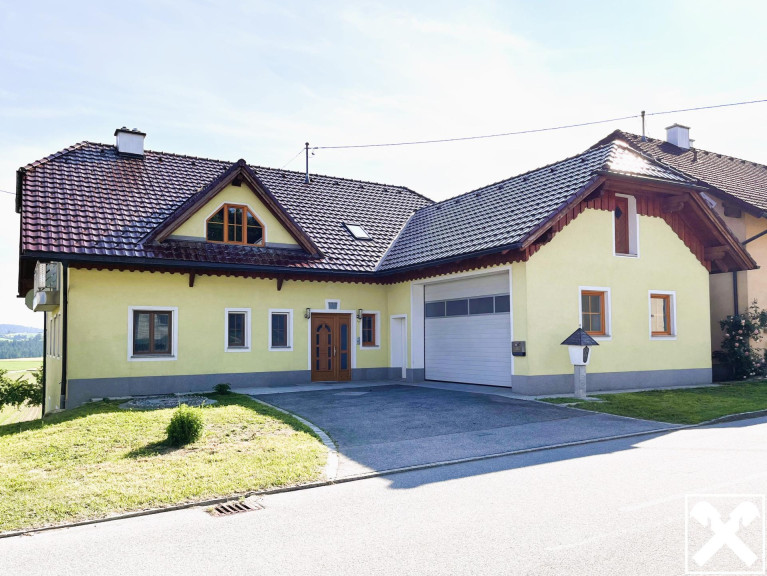 Haus - 4155, Nebelberg - Sofort bezugsbereites, großzügiges Wohnhaus mit Fernblick und großem Garten