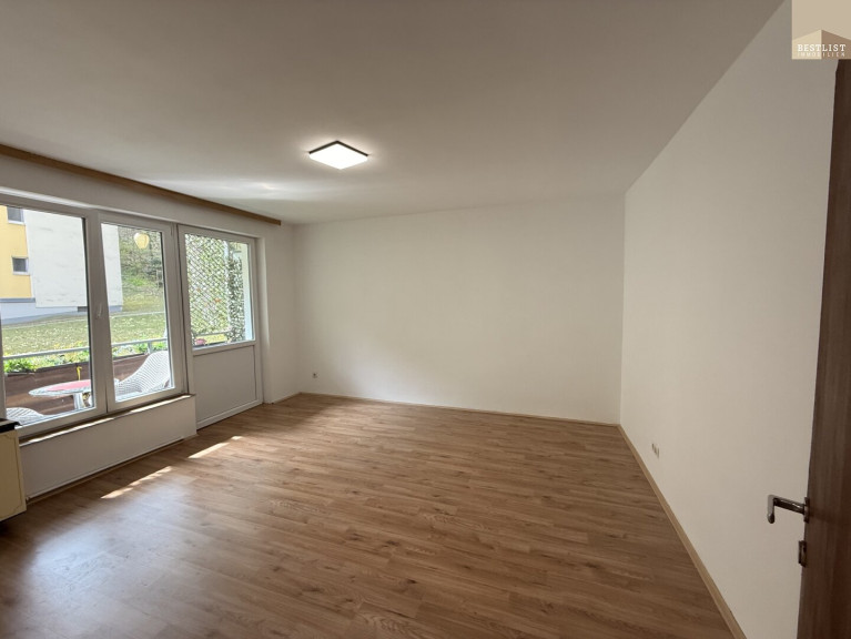 Wohnung - 2500, Baden - Sonnige Singlewohnung in ruhiger Lage im Helenental