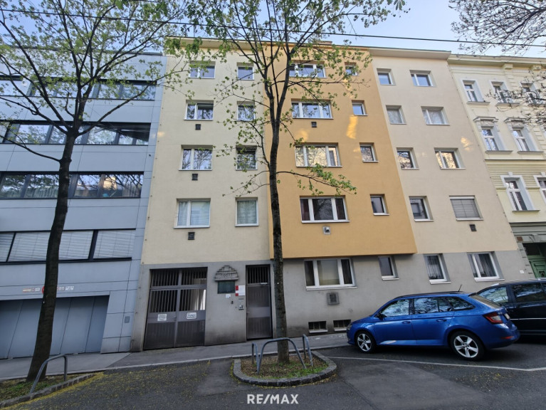 Wohnung - 1140, Wien,Penzing - Renovierte großzügige 2 Zimmer Loggia Wohnung mit KFZ Abstellplatz inkl.