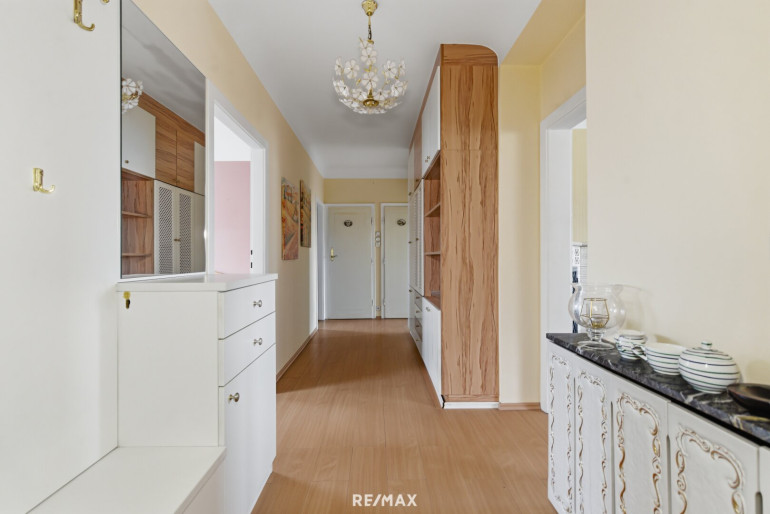 Wohnung - 1100, Wien,Favoriten - Geräumige 3-Zimmer Wohnung - urbanes Wohnen direkt am Reumannplatz. / DAVE - Angebotsverfahren !!!