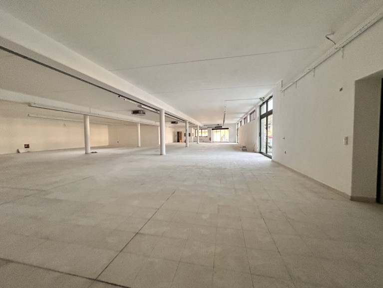 Einzelhandel - 3233, Kilb - Vielseitiges Objekt an der Bundesstraße mit Parkplätzen - Gewerbe, Büro, Handel, Produktion, Lager