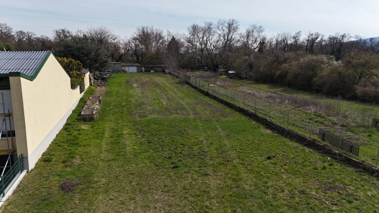 Grundstück - 2700, Wiener Neustadt - Wr.Neustadt Ortsrandlage - großzügiges Baugrundstück mit Bauträgerpotenzial