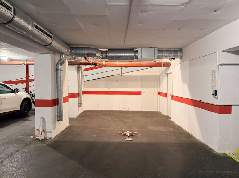 Immobilie - 1150, Wien - Garagenplatz zur MIETE in der Pater-Schwartz-Gasse! 600 Meter zum Westbahnhof!