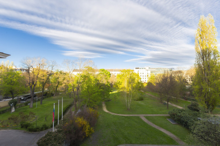 Wohnung - 1040, Wien - Argentinierstraße - repräsentativer 2 Zimmer Neubau mit Loggia und ca. 8.000m2 großen Park