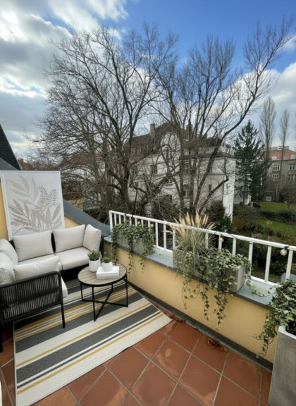 Wohnung - 1130, Wien - Dachgeschoß mit Terrasse und Grünblick in klassischer Villa mitten in Hietzing.